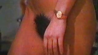 GIOVANE CARMEN RUSSO. TOTALLY NAKED  VINTAGE ITALIAN MOVIE